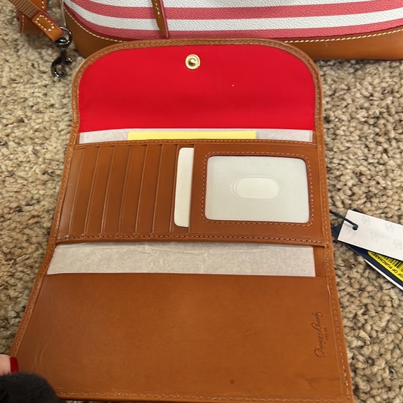 🆕Dooney Bourke Handbag/ Wallet🎄 - Picture 4 of 6